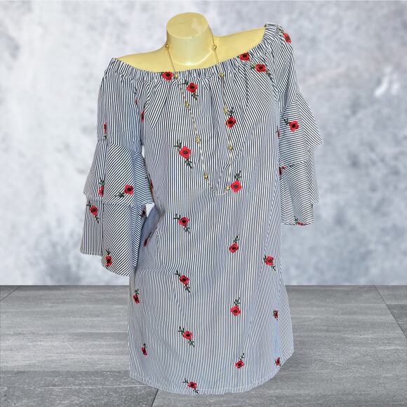 Betsey Johnson Dresses & Skirts - Betsey Johnson Off the Shoulder Striped Poppy Fluttersleeve Dress